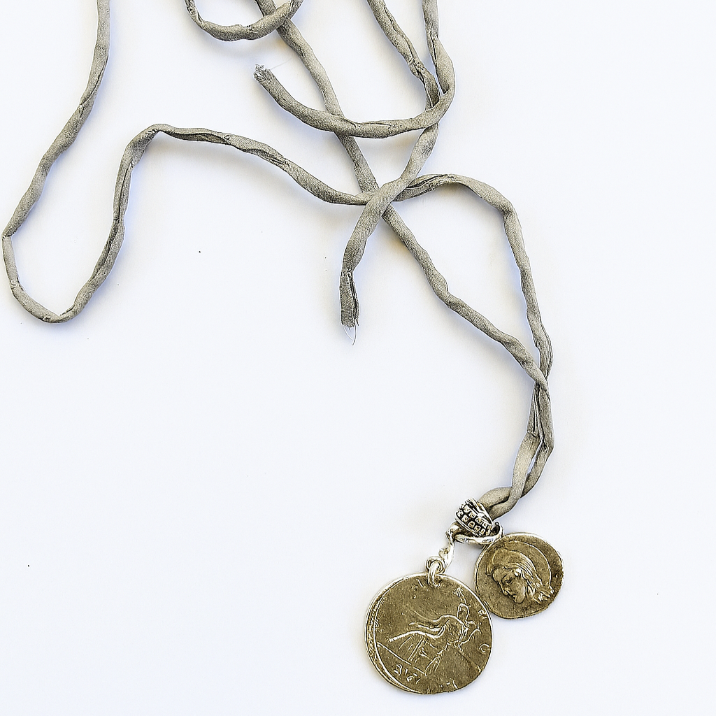 Collar Charlotte Gris